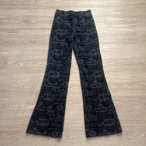 Zoe + Liv Black Graphic Boot Cut Pants